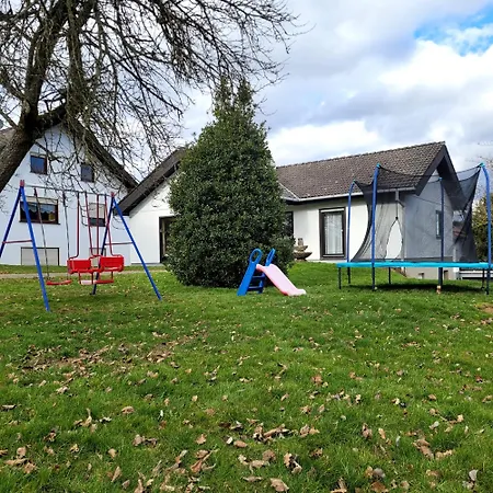 Апартаменты Familiennest-eifel Бланкенхайм